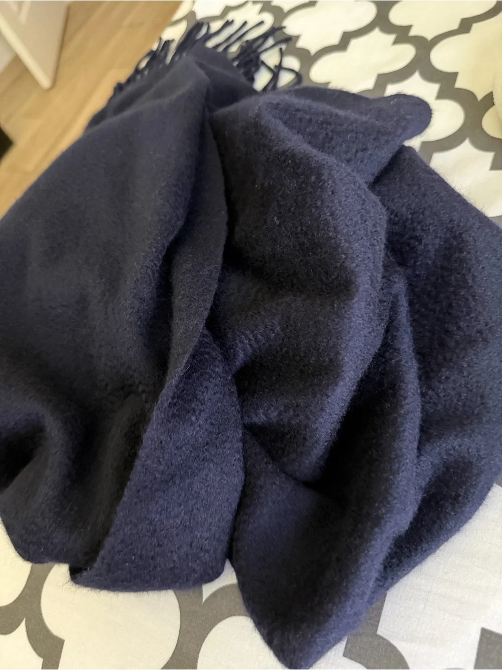 Loro Piana 100% Cashmere Scarf Navy Blue Made in Italy NWT (New With Tags)